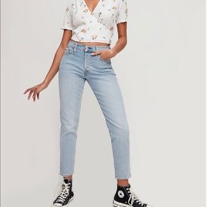 Levi’s Wedgie Icon Light Denim